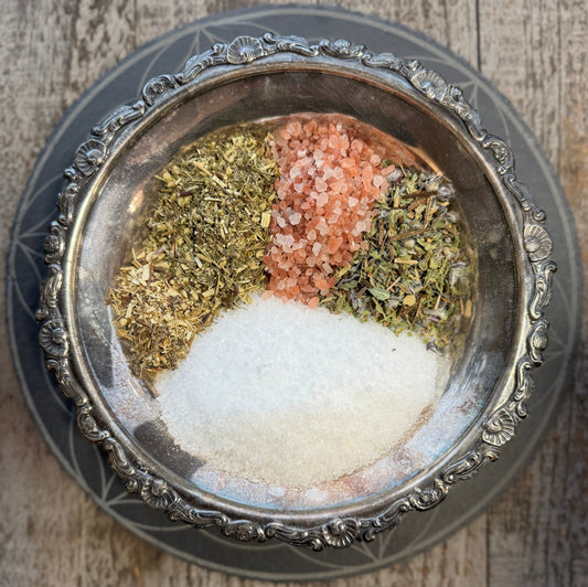 Courageous Heart Soaking Salts - Spiced Honey & Tonka Bean